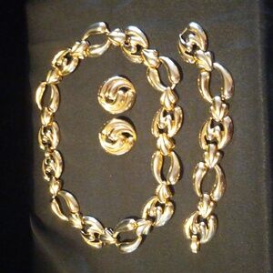 Vintage gold tone full matching set.